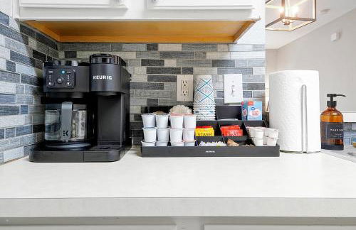 Spring Break Awaits Disney Close Pool Slides Fun - Foto 13