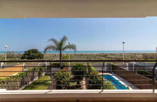 Global Properties, Adosado en primera linea de playa con vistas al mar - Foto 8