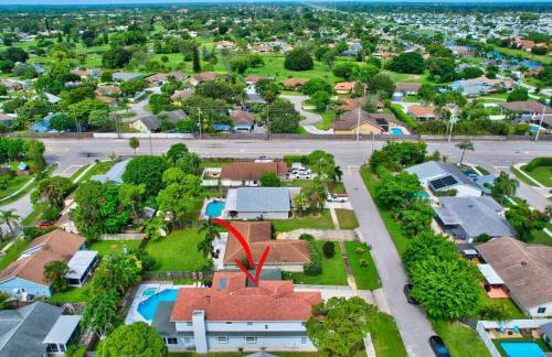 5 BR Mansion with Pool and non-heated Jacuzzi Games in Boynton Beach - Photo 65