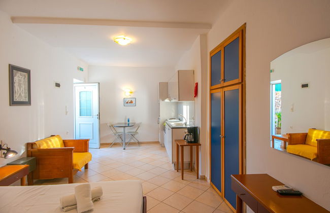 Hotel Polydoros - Photo 8