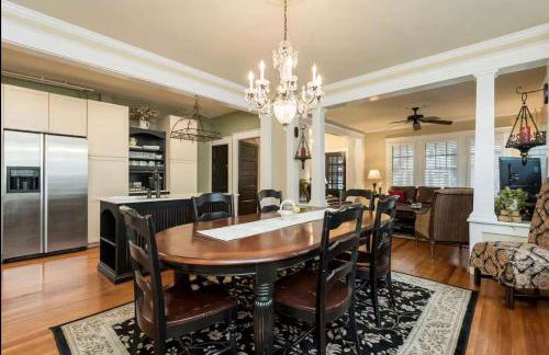 Historic Row Home 1 Block from Gate 1 at USNA - Foto 8