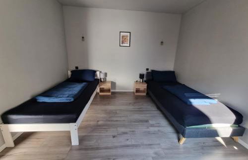 Gemütliche Ferienwohnung mit 1 Schlafzimmer, Wohnzimmer mit Schlafcouch & voll ausgestattete Küche - Foto 19