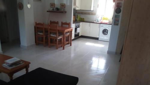 3 Bed Villa Sleeps 6 - Pets Ok - Communal Pool - Foto 2