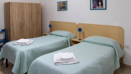 Appartamento per Turisti La Volta 46A - Foto 3, furniture, towels, wardrobe