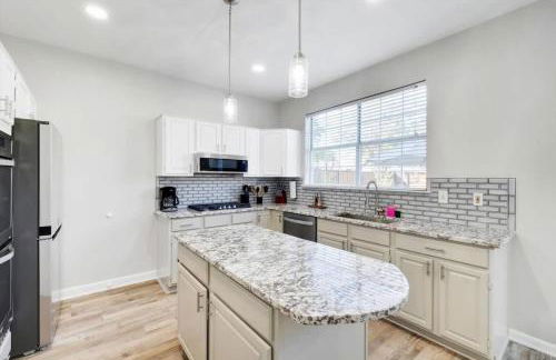 Lewisville Estate - Spacious 5BR w Game Room - Foto 11