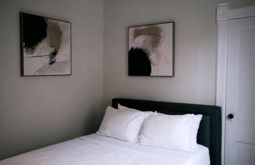 Top 1 Rated 4BR Lincoln Park House - King Bed - Photo 27