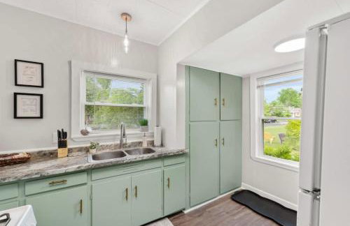 Walkable Neighborhood of Kamm's Corners - Foto 16