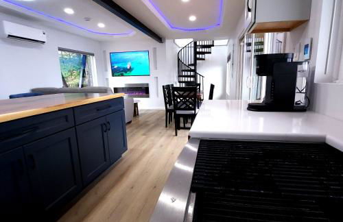 Unique 3-bed Lakefront Container Home - Foto 42