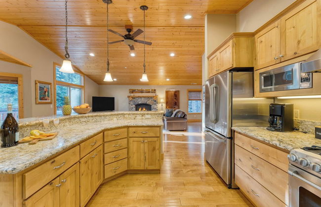 Washoe Chalet by Avantstay Game Room, Hot Tub, Putting Green & Fire Pit - Foto 17