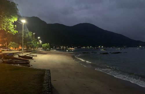 Praia das Cigarras São Sebastião a 50 metros da praia - Wi-Fi - 500 Mega - Foto 32