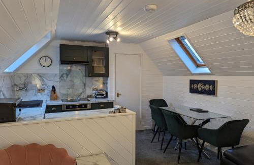 Morrigan 7-Hot Tub-Pet Friendly-Boutique-Perthshire-Families - Photo 12