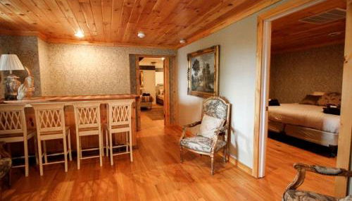 Spacious Villa Rental with a Pool for a Large Group near Catskill Mountains, New York - Foto 5