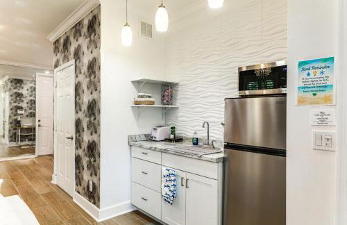 Pet-Friendly Studio 6 Mi to Jupiter Beach Park! - Photo 17