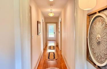 Charming Downtown Family Home with Fenced Yard - Foto 25