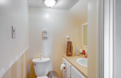 Walk to Brigantine Beach Condo with Furnished Patio - Foto 10