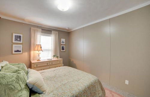 Steps to WES Arena Pet-Friendly Cabin with Deck! - Photo 22