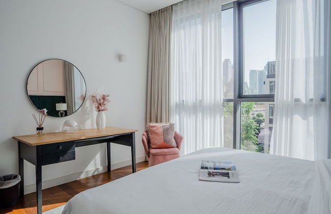 Aya - Awe-inspiring 2BR in City Walk with Balcony - Photo 11