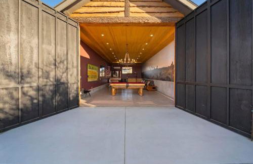 The Raven By The Cohost Company - Foto 19