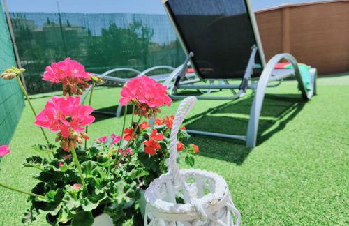 HAPPY HOLIDAYS - Photo 3