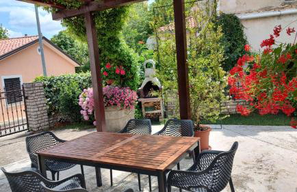 Nadia's house - Photo 3