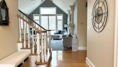 Immerse in Luxury Grand 5BR Lakefront Haven Views - Foto 2