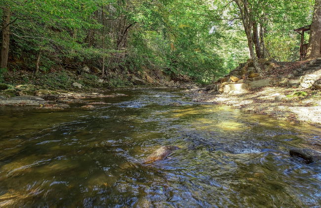 Whispering Creek - 2 Bedrooms, 1 Baths, Sleeps 6 Cabin by RedAwning - Foto 14