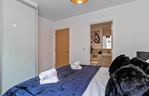 LUXURY AIRPORT SUITE, FREE Parking, FANTASTIC Location, Close To Airport, Train Station And Town Centre - Foto 17