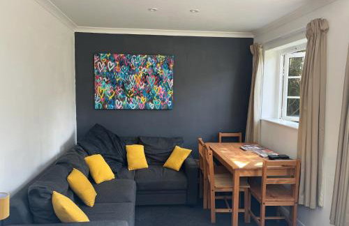 Green Cottage in grounds of Grade II* Frognal Farmhouse - Photo 4