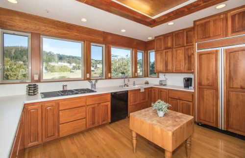 Private Home with Breathtaking Ocean Views - walk to Beaches Restaurants - Foto 15