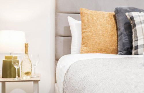 The Dashwood Suite - 2BR Modern Apt with Stylish Design Decor, Free Secure Underground Parking & 50" Smart TV - Foto 76