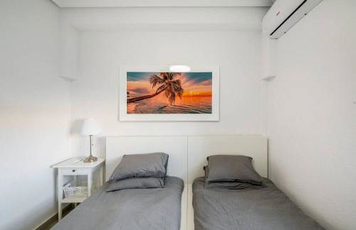 Luxury Villa - Large Private Pool - Cabo Roig Strip - Foto 25