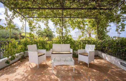 Villa a 300 Mt. dal Mare (Magaggiari) con campo da tennis - Foto 41