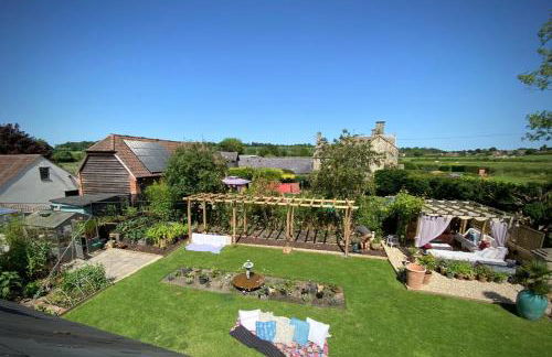 Eclectic Barn - Pergola & Dog-Friendly Garden - Photo 65