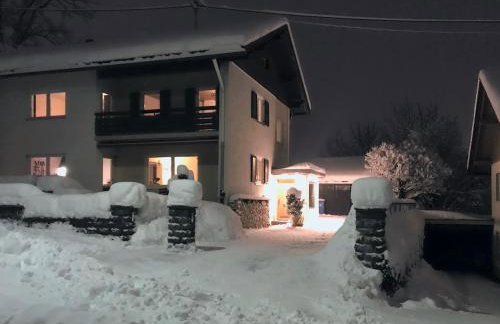 Alpen Ferienhaus mit Garten, Kamin, Spielzimmer und Bergblick - Photo 22