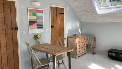 Bright, airy Annex in village with stunning views - Foto 3