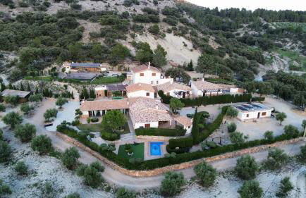 ENTRESIERRAS Apartamentos rurales con chimenea, barbacoa y espacio para eventos - Foto 8