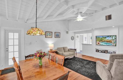 Chic Victoria Park Villa with Heated Pool and Spa - Foto 12