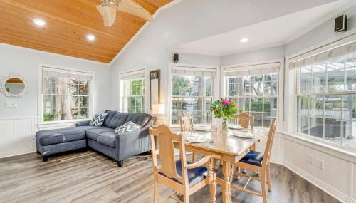 Hot Tub and Fire Pit Lakefront Home on Lake Eloise - Foto 3