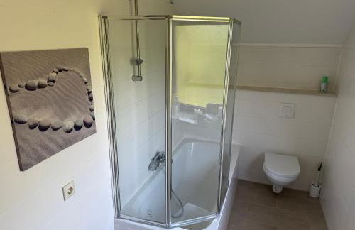 Balkon, Ruhe & Nähe zur Innenstadt - Photo 8