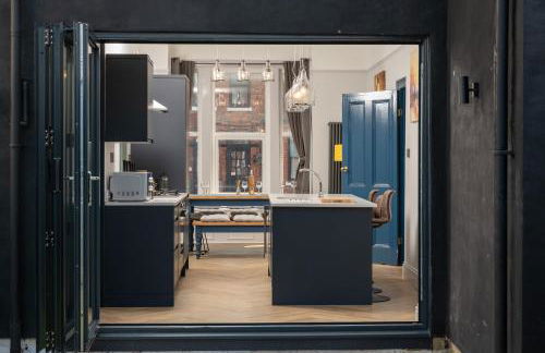 Bifolds, enclosed garden. Southport character home - Foto 20