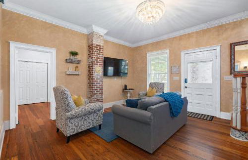 Secret Garden Hideaway l Walk to DNTN l Sleeps 8 - Foto 12