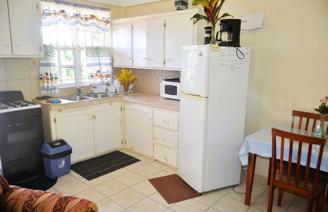 Louislyn Apartments - Photo 19