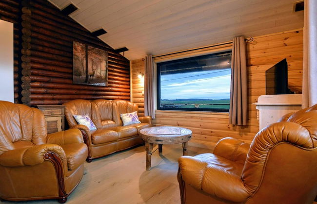 Quiet Chalet With Panoramic View and Fenced Garden - Photo 10