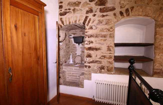 Historic Castle With View - Photo 8