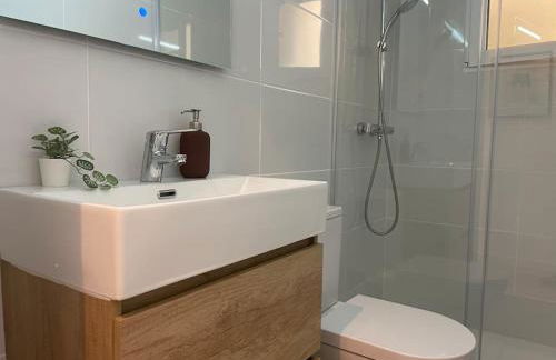 Jordi home 15 minutes to center by train - Foto 33