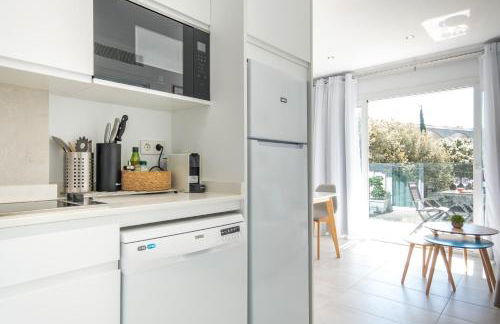 Sunny apartment 1B with balcony & pool in canyamel - Photo 12