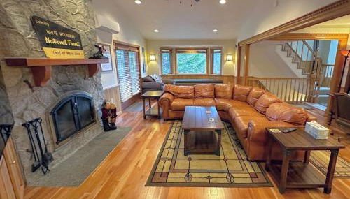 FC43 Renovated cozy spacious cottage with AC, air hockey, wifi close to ski trails! - Foto 2
