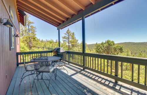 Mtn-View Hilltop Hideaway with Deck in Show Low - Foto 2