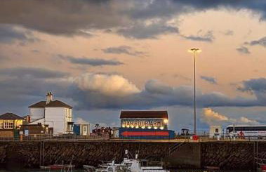 Unique seafront 2 bedroom 2 bathroom apartment - Foto 31