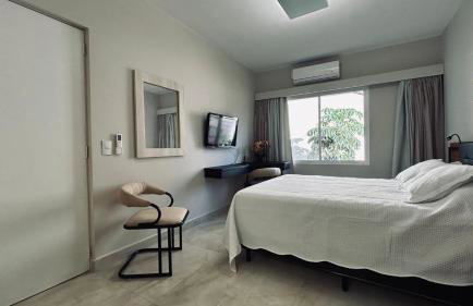 Flat em Hotel com piscina, garagem, Wi-fi e Limpeza diária - Foto 6